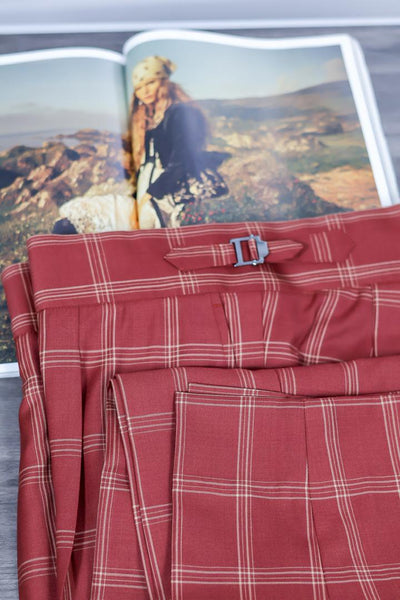 Explore & Compare: Pleated Versus Non-pleated Pant Suits